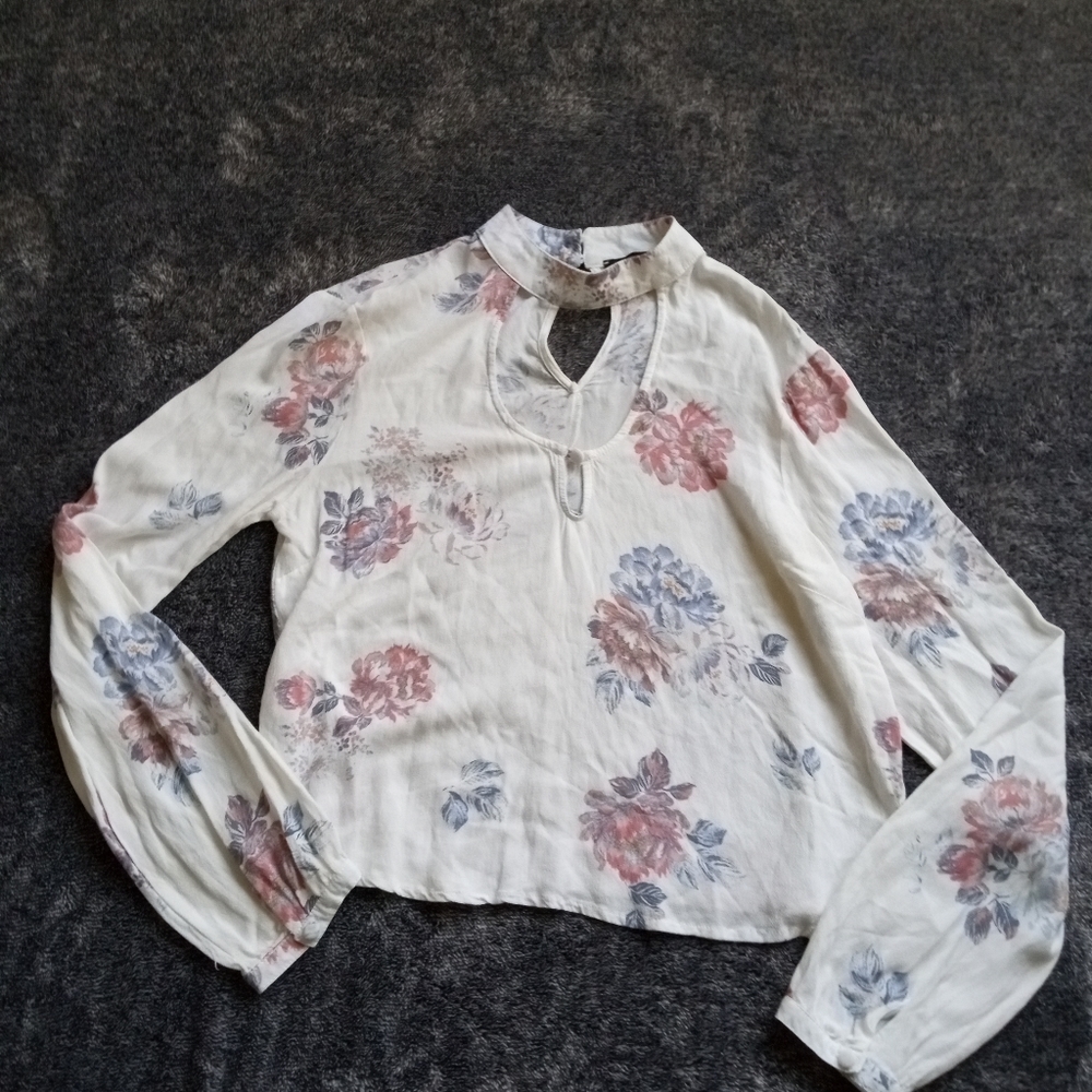 Kendall & Kylie floral choker neck top